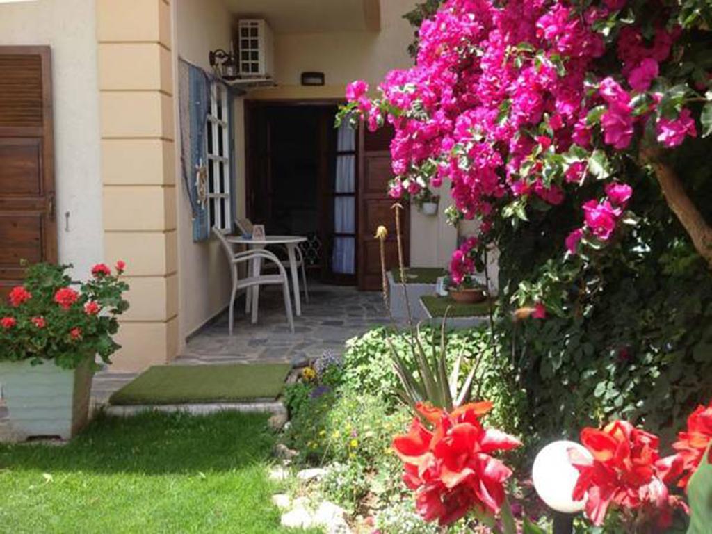 Asterias Studios & Apartments Καλύβες Εξωτερικό φωτογραφία